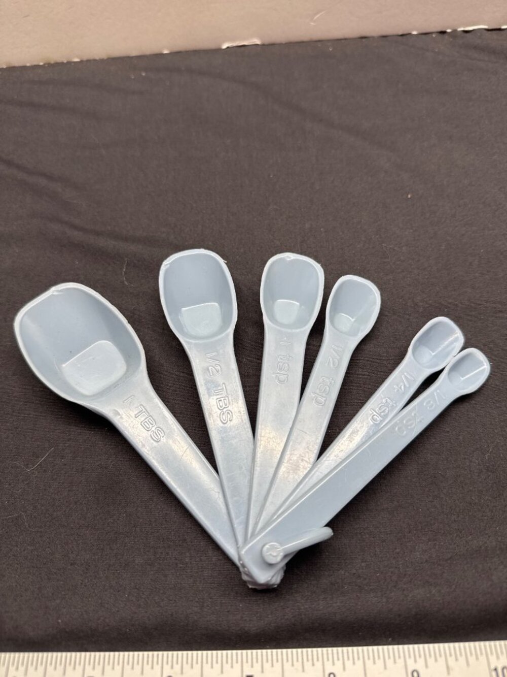 Rubbermaid 6-Piece Gray Plastic Measuring Spoon Set For Dry & Liquid Ingredients